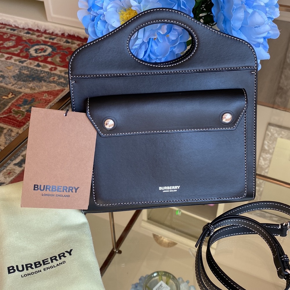 Authentic Burberry bag - Picture 7 of 17